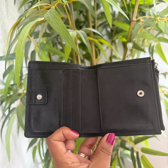COACH Vintage Black Leather Wallet - Picture 5 of 6
